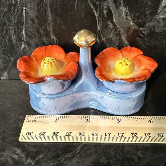 CHIKARAMACHI Flower Salt & Pepper Shakers - Picture 3 of 14